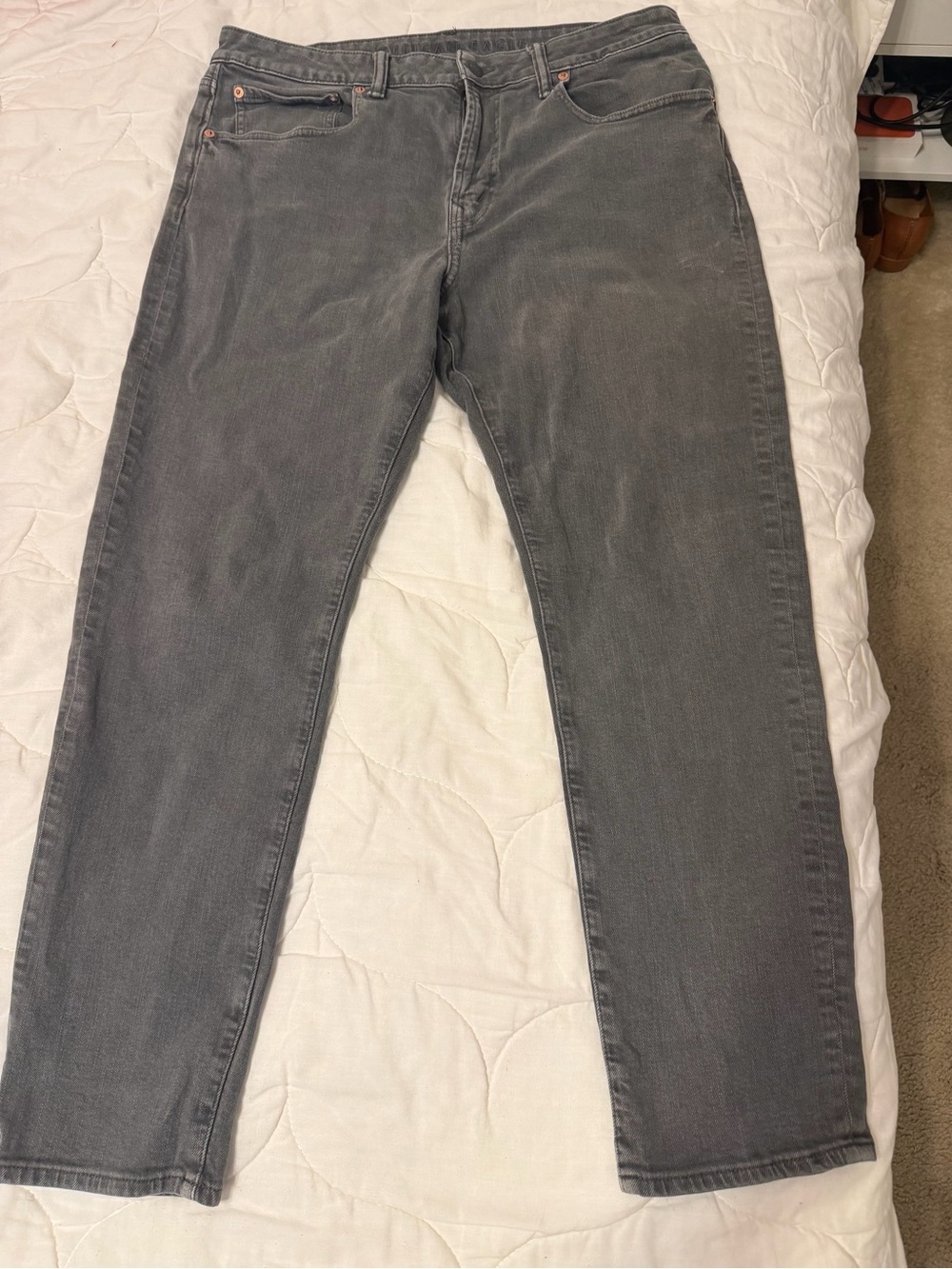 American Eagle Outfitters Men’s Straight Jeans in Gray Wash